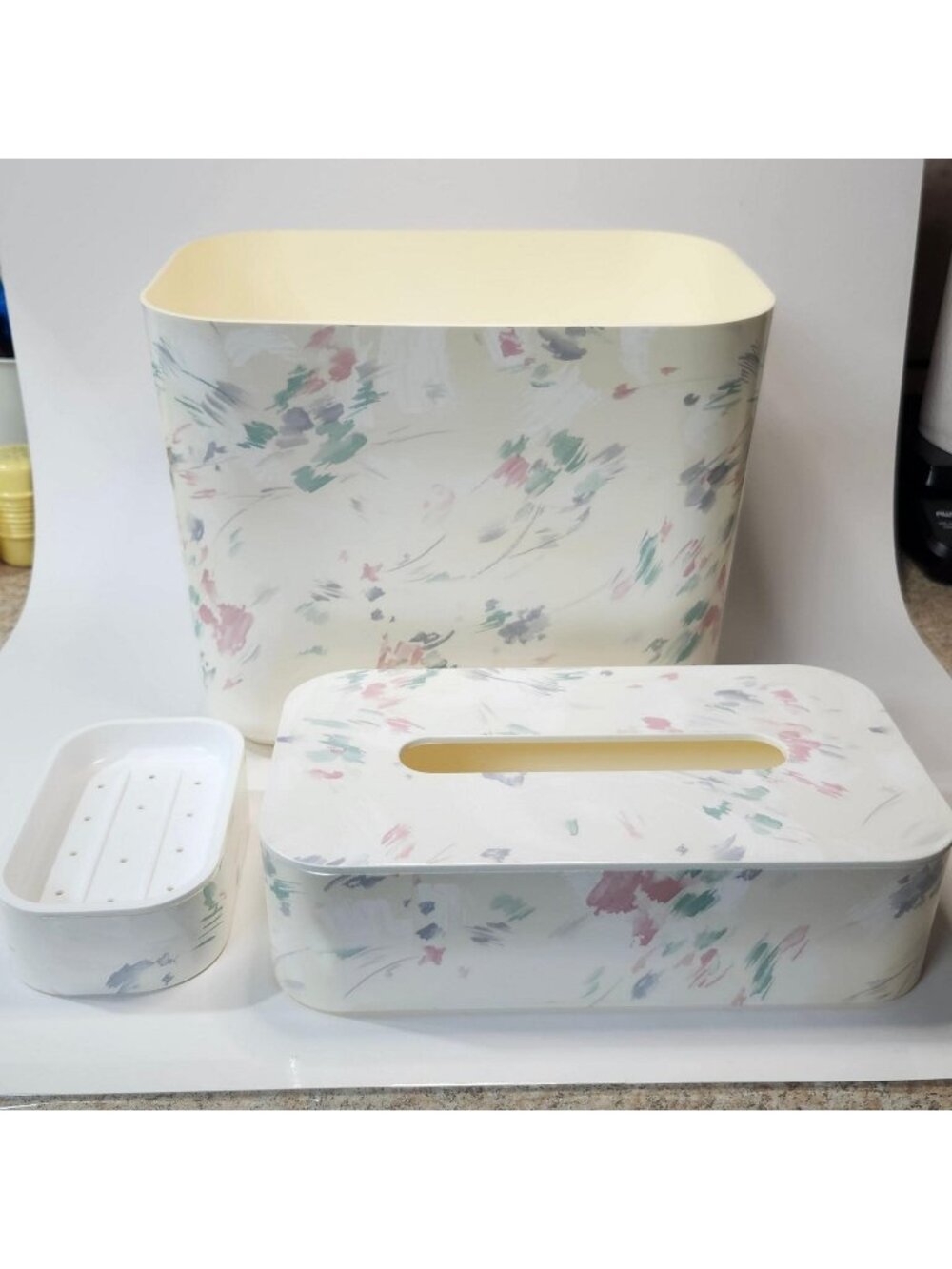 Vintage 3 Pc Acrylic Bathroom Accessory Set Waste Basket Tissue Box Soap Dish